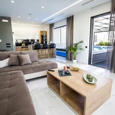 Zambelis Penthouse *
